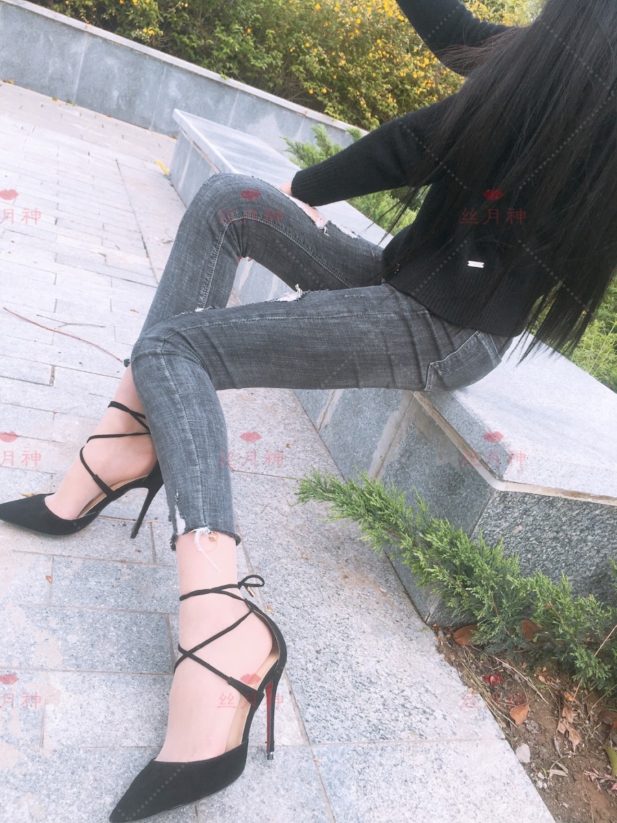 丝月神 005 牛仔裤细带高跟肉 [91P/68MB]插图1