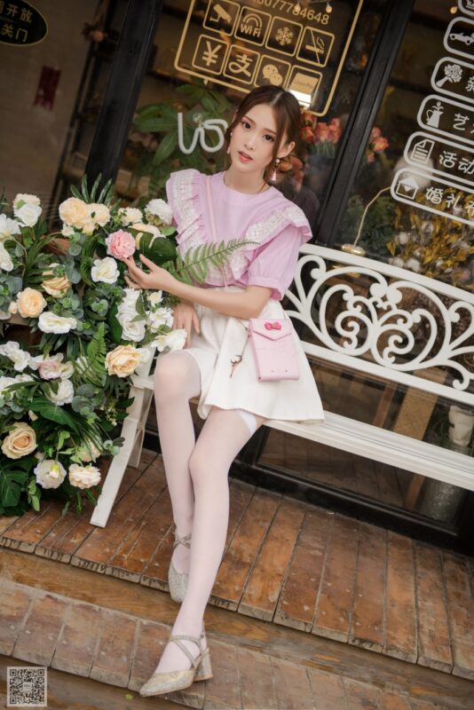 [SSA丝社]超清写真 NO.009 琪琪 超薄5D长筒袜街拍 [99P/1.10GB]-无料摄影圈