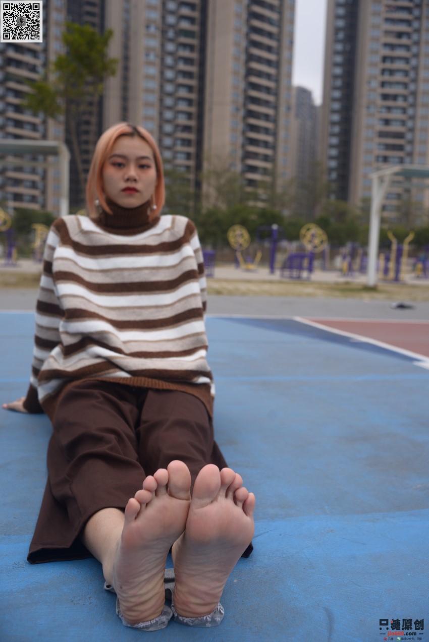 图片[2]-[只糖棉袜]NO.215 彤彤 初见你时难掩的悸动 [182P/1V/805MB]-无料摄影圈