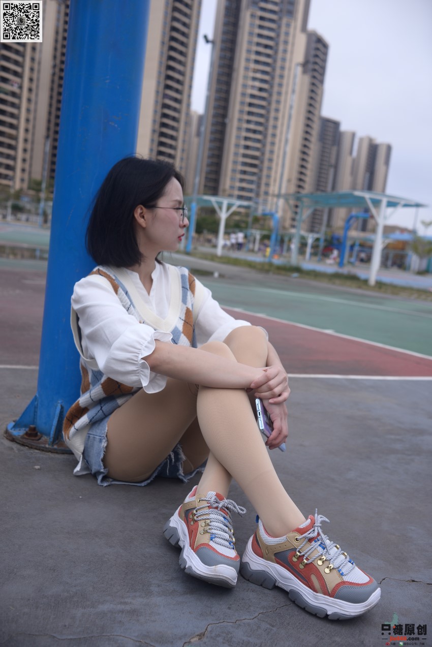 图片[2]-[只糖棉袜]NO.233 小伊 春天的花开满了墙 [183P/1V/832MB]-无料摄影圈