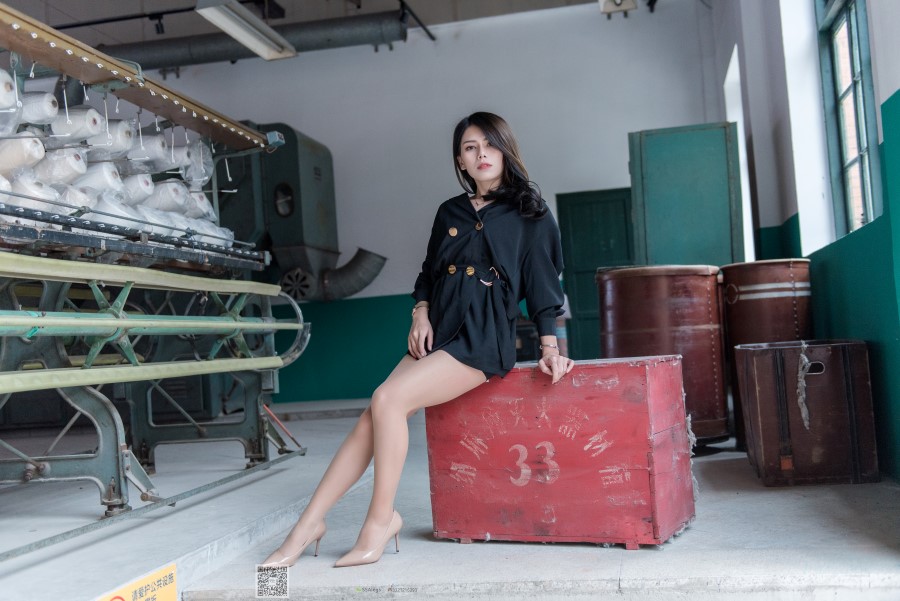 图片[2]-[SSA丝社]超清写真 NO.024 芷沫 高冷混血女王芷沫肉丝街拍 [101P/1.03GB]-无料摄影圈