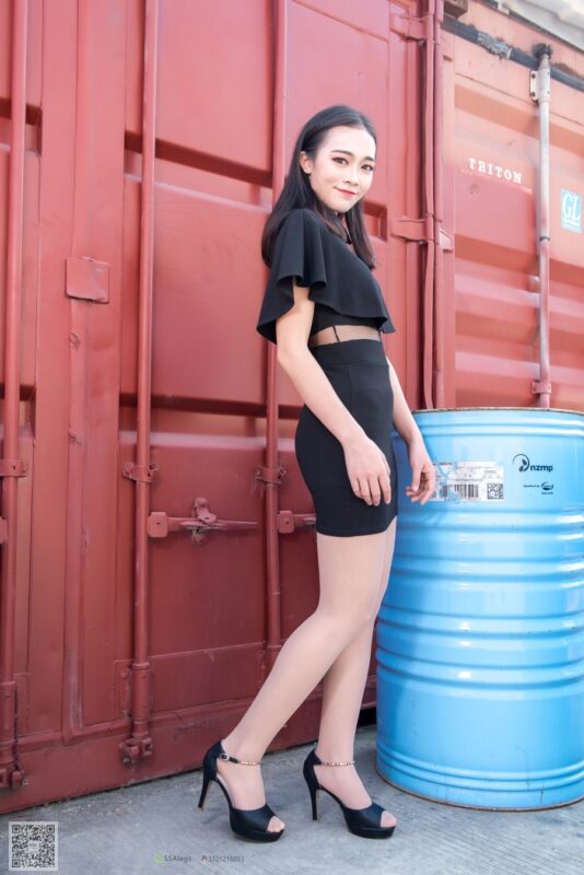 [SSA丝社]超清写真 NO.042 小凤 治愈系笑容高姐小凤文艺街拍 [99P/1.67GB]-无料摄影圈