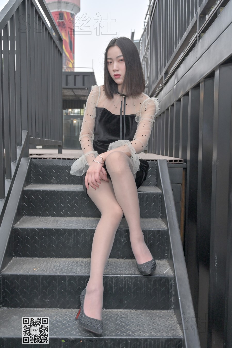 图片[2]-[SSA丝社]超清写真 NO.096 大大 街拍腿模大大灰丝 [145P/1.69GB]-无料摄影圈