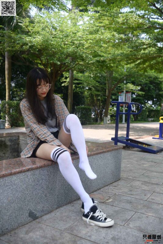 只糖棉袜 NO.374 潘潘 – 风和日暖 [82P/345MB]-无料摄影圈