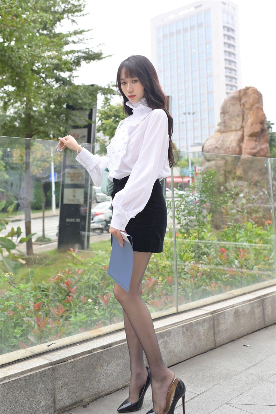 图片[1]-[我丝你想]MX006 美西 公交车站奇遇记1 [67P/84MB]-无料摄影圈