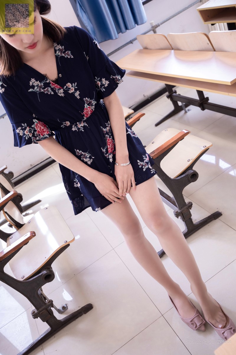 图片[2]-[LSS山茶摄影] NO.087 小雪教室肉丝碎花裙 [89P/266MB]-无料摄影圈