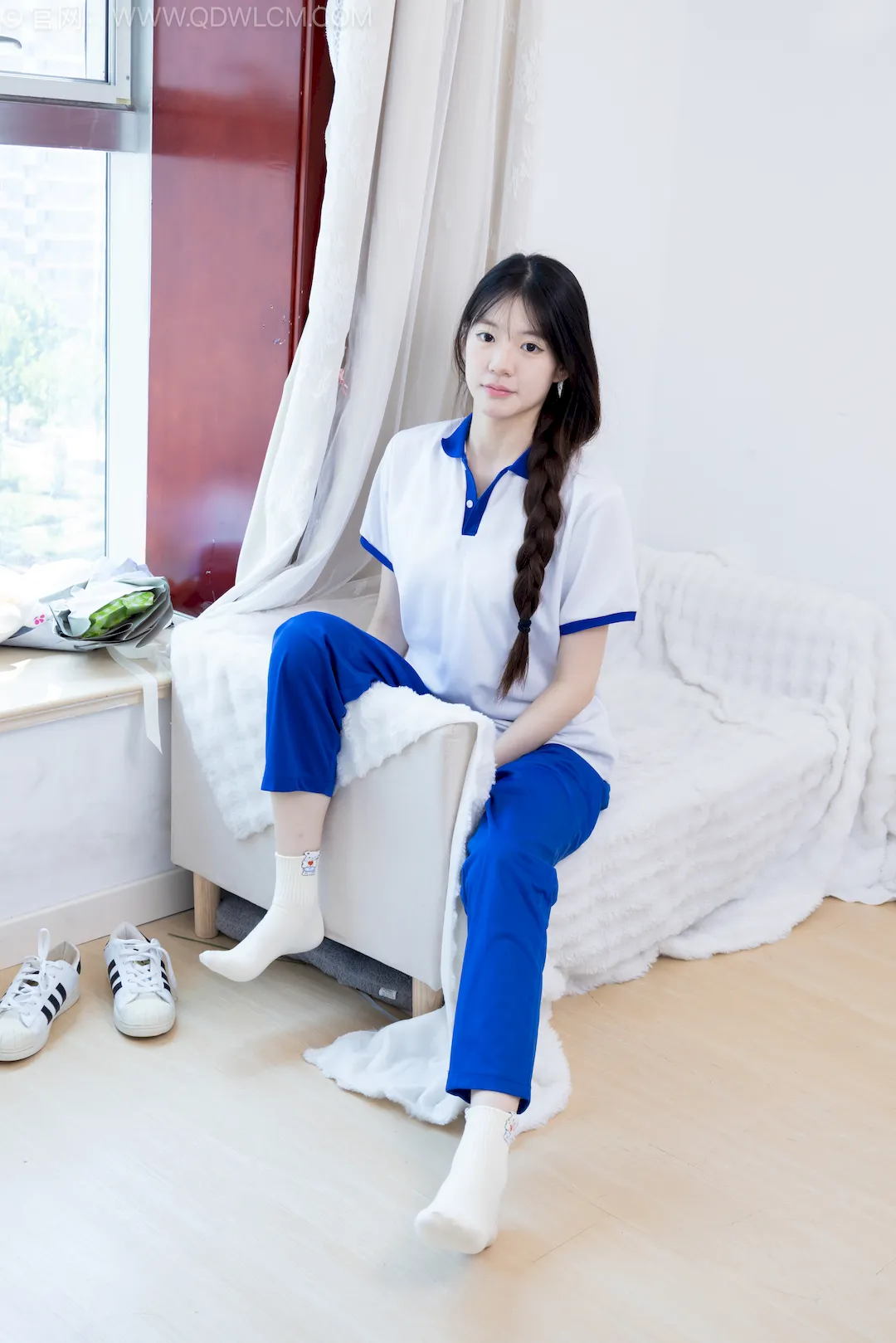 物恋传媒 NO.2824 晚舟-板鞋、白棉袜、裸足、校服[150P/1V/3.76GB]-无料摄影圈