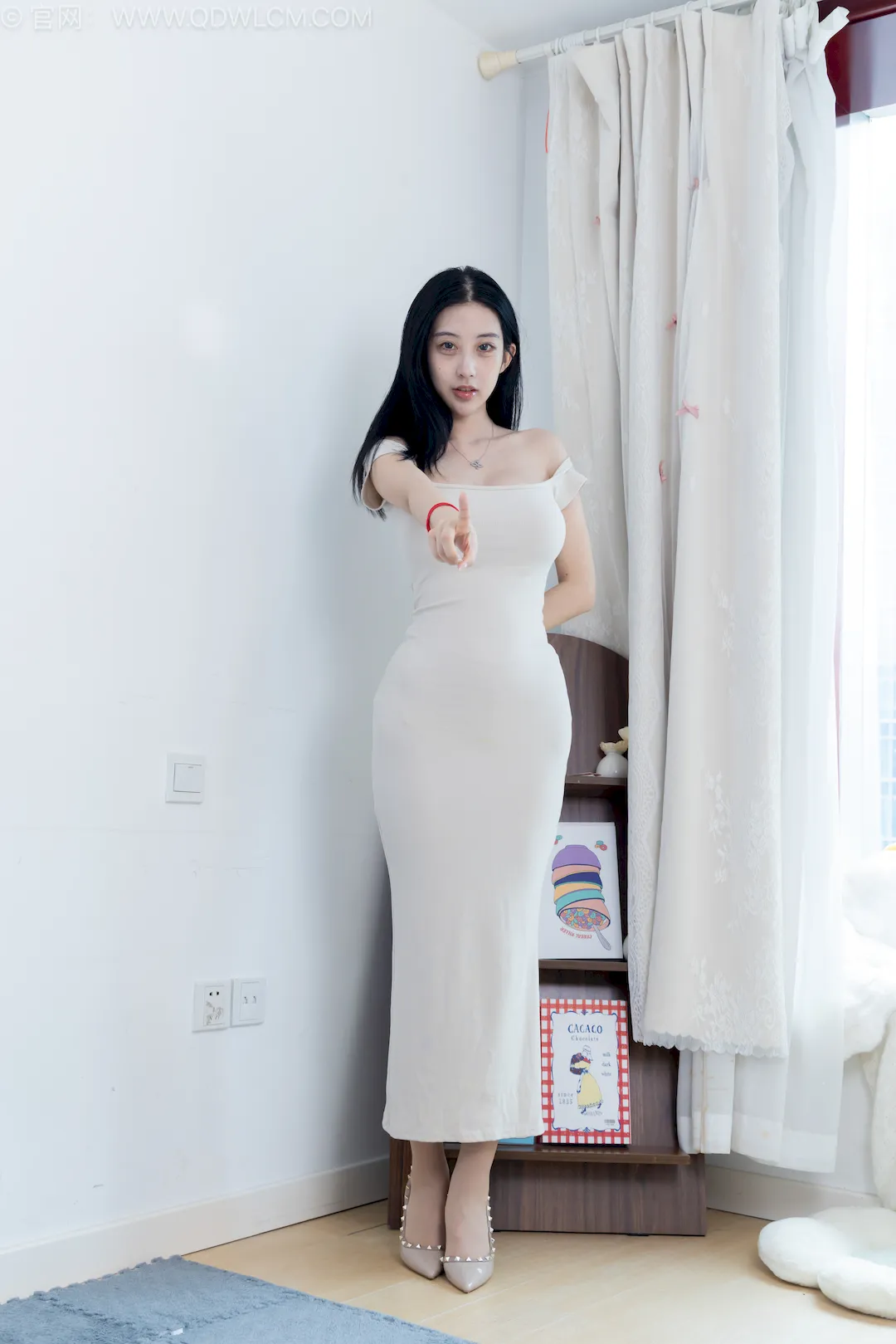 图片[2]-物恋传媒 NO.2827 凉宫-高跟鞋、薄肉丝、粉色美甲[150P/1V/3.42GB]-无料摄影圈