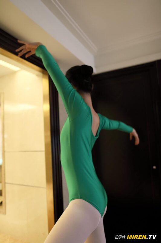 [ROSI艺学妹]2020.01.19 NO.051[46+1P/30M]-无料摄影圈