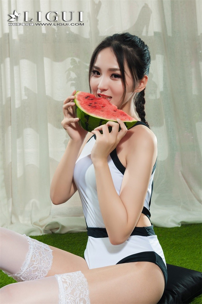 图片[2]-[Ligui丽柜] 2018.11.12 甜蜜的西瓜 Model 小戈 [61P/32.1MB]-无料摄影圈